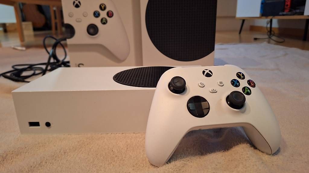 Microsoft Consoles: X Box Serie S – D'occasion à Roggliswil par LuBeSo