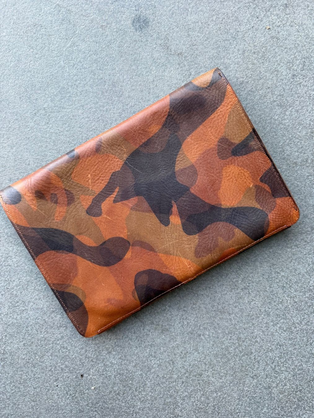 Astucci : Leder Mappe Camouflage – Nuovo (secondo la descrizione) da Ennetbaden venduto da miboo 2