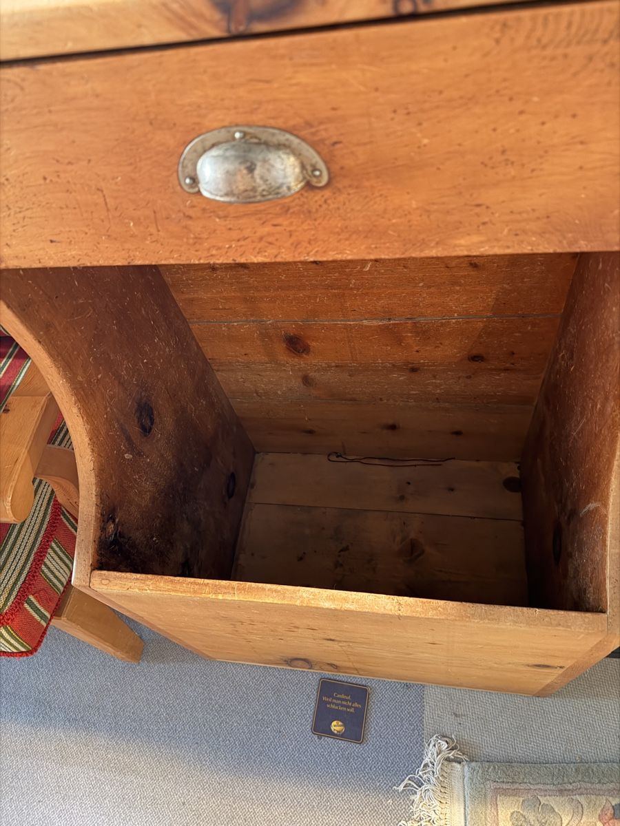 Articoli in legno: Huche à bois ancienne  – Usato da St-Maurice venduto da antikdestok 2