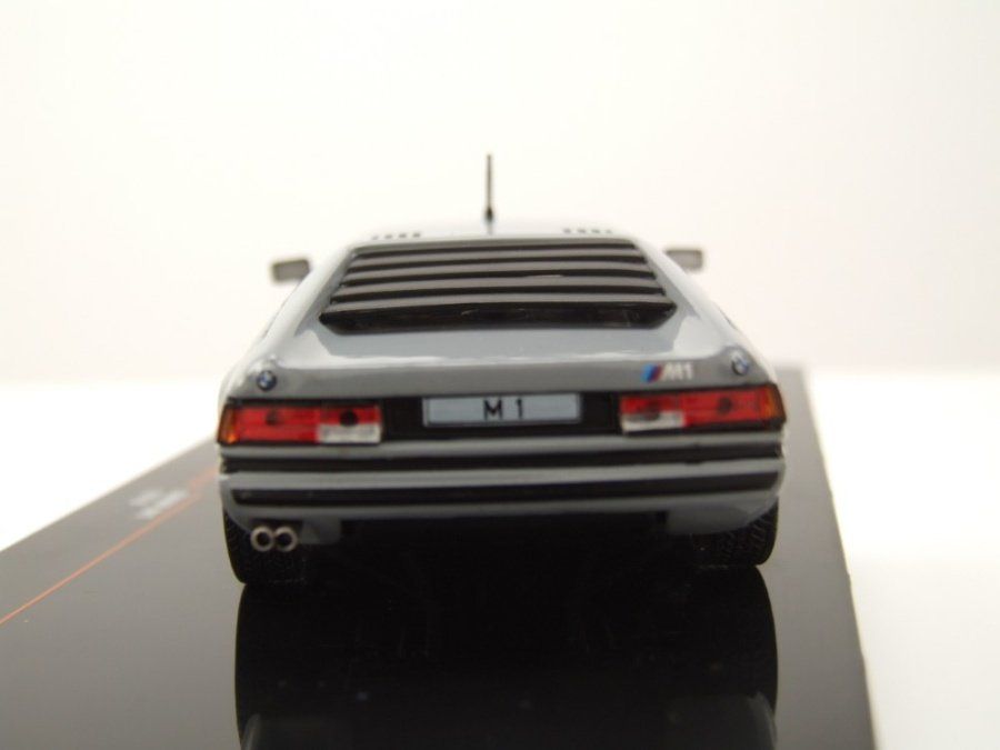 BMW Modellini d'auto: BMW M1 E26 1978-1981 grau                       1:43 von IXO – Nuovo e nell'imballaggio originale da Gerlafingen venduto da espero88 4