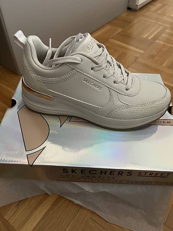 Scarpe da donna: Chaussures Sketchers taille 36 – Usato da Cugy FR venduto da mcm_c89l