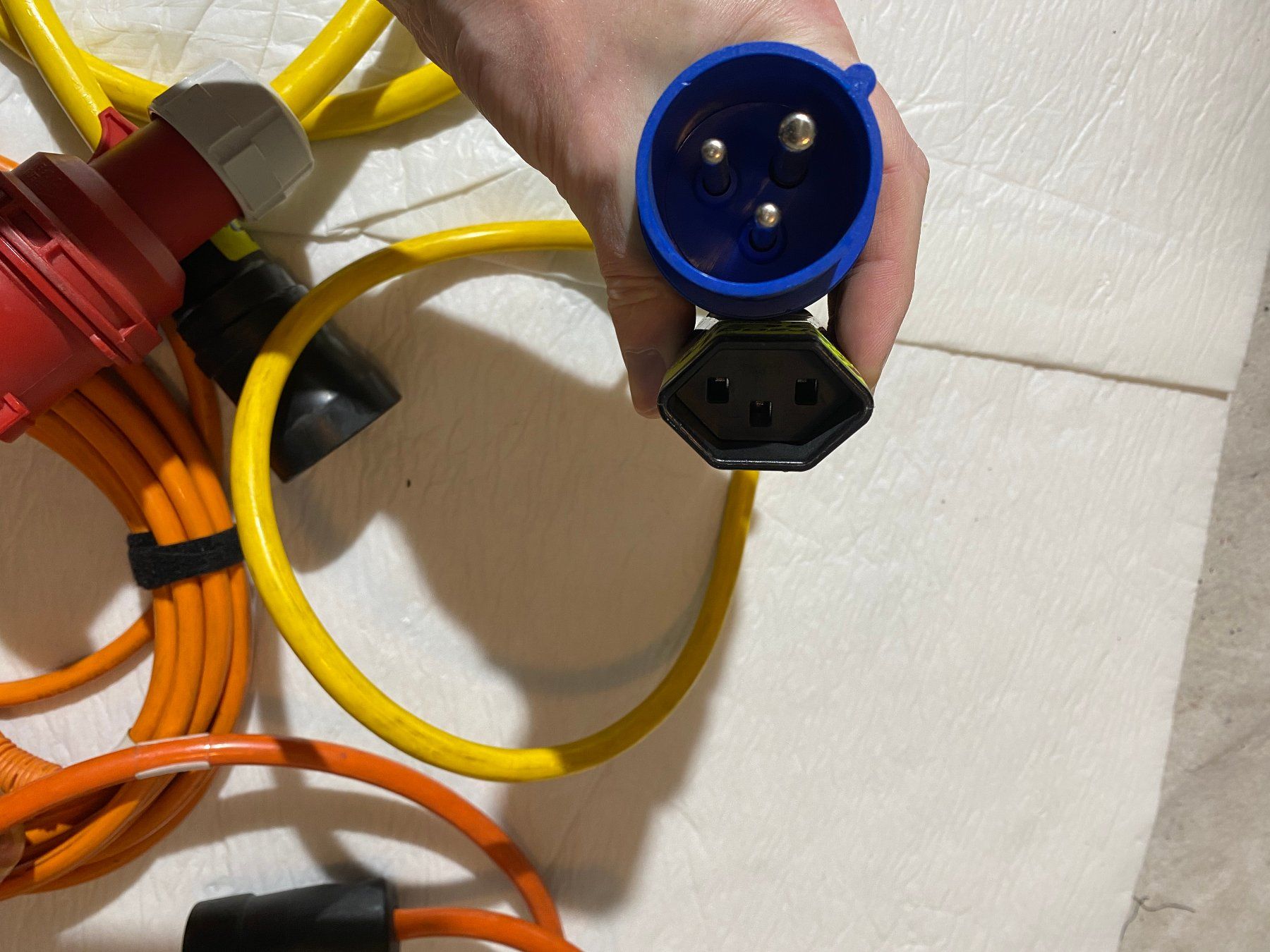 Cavi: Adapter Set Überganskabel CEE16 CEE32 Typ15 Typ25 Typ12 T23 – Usato da Reinach BL venduto da Herzogtech 7
