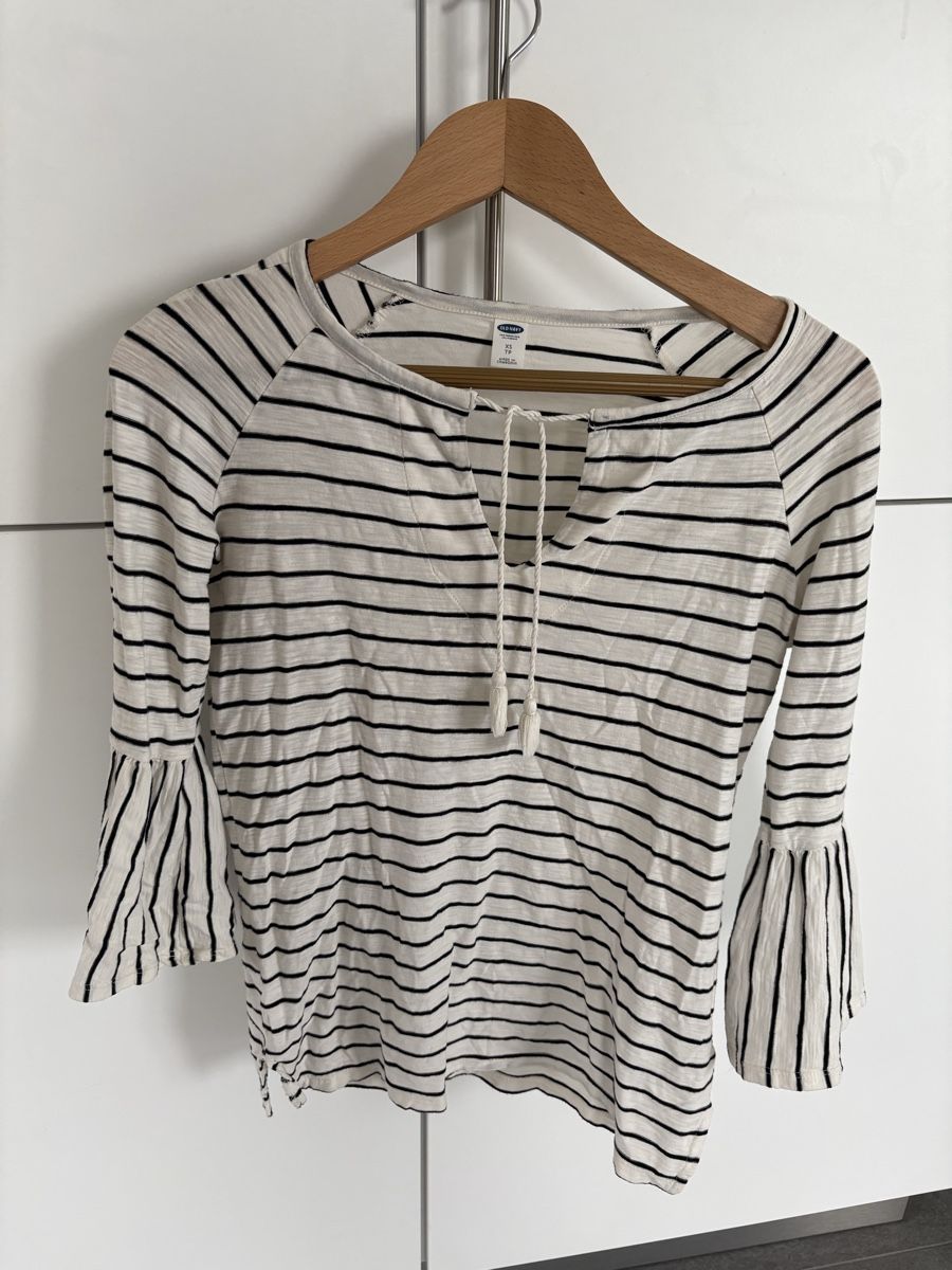 Tops: White & Navy Striped top – Gebraucht aus Oberdorf SO von retowolf