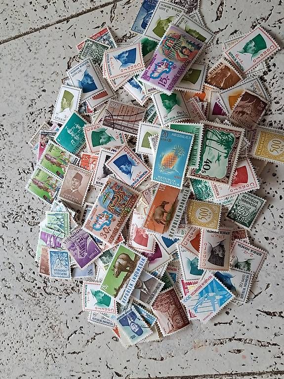 Tutti i francobolli: Briefmarken Indonesien – Usato da Bünzen venduto da Floh99 2
