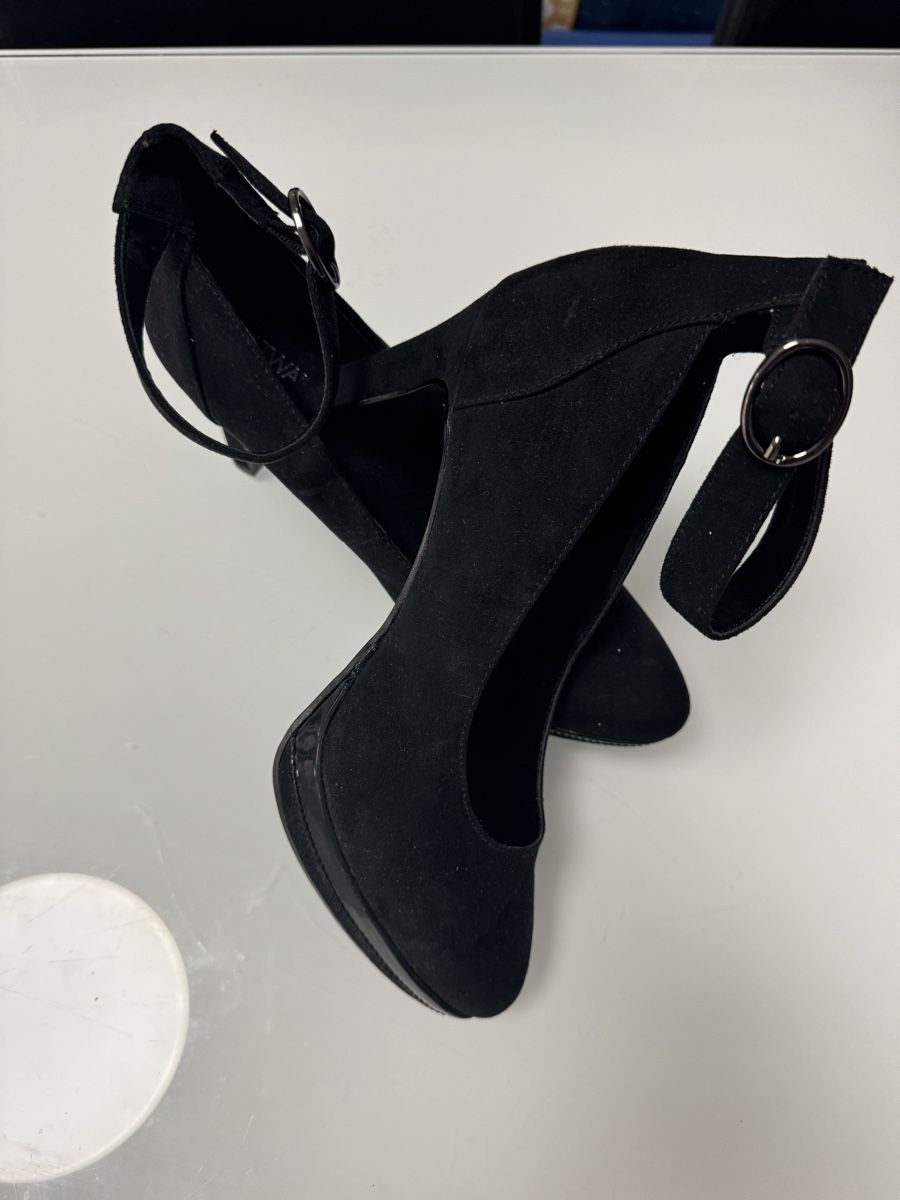 Scarpe da donna: Neue wunderschöne Schuhe – Nuovo (secondo la descrizione) da chur venduto da merygori