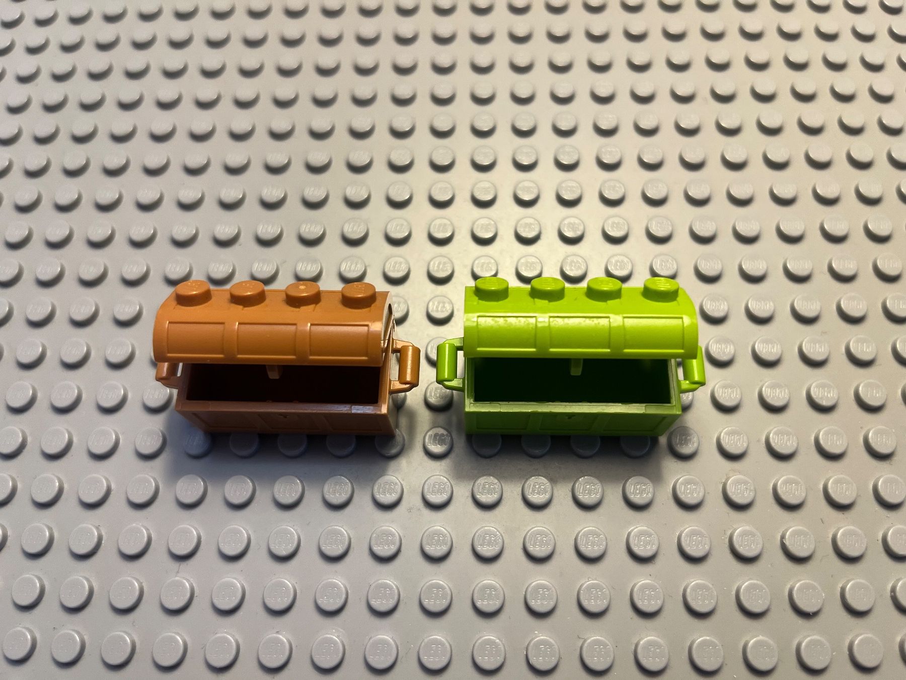 Lego Kit di costruzioni: Lego 2x Schatztruhe – Usato da Basel venduto da Swi-7621