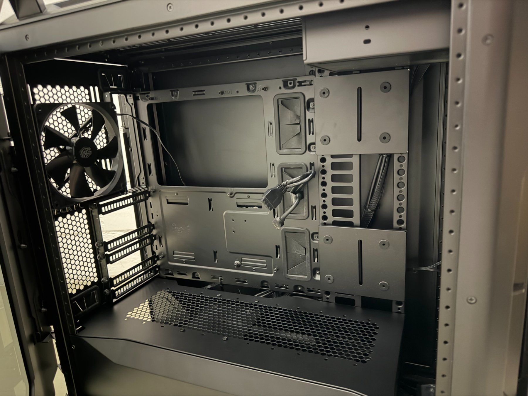 Custodie: Cooler Master C700 Case – Usato da Müntschemier venduto da marcner 1