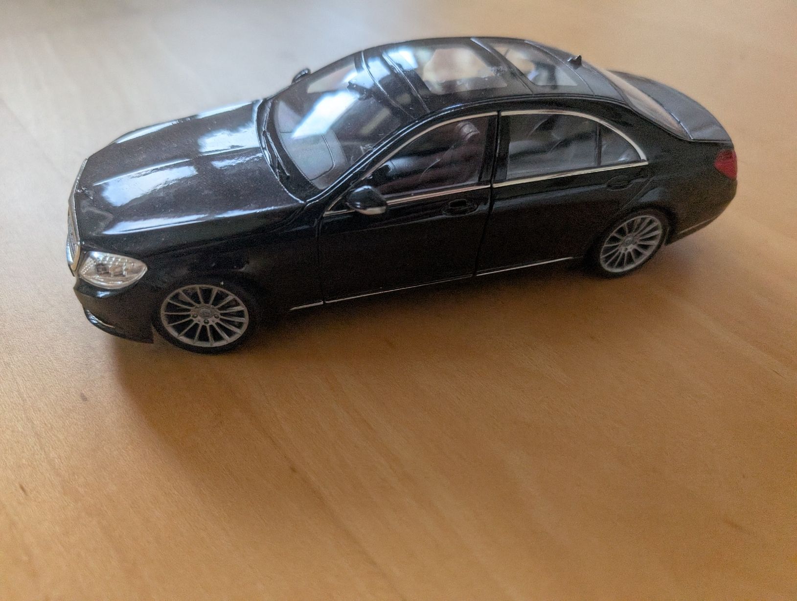 Welly Modellini d'auto: Welly 1:24 W222 S-Klasse – Usato da Sulzbach venduto da MercedesV8