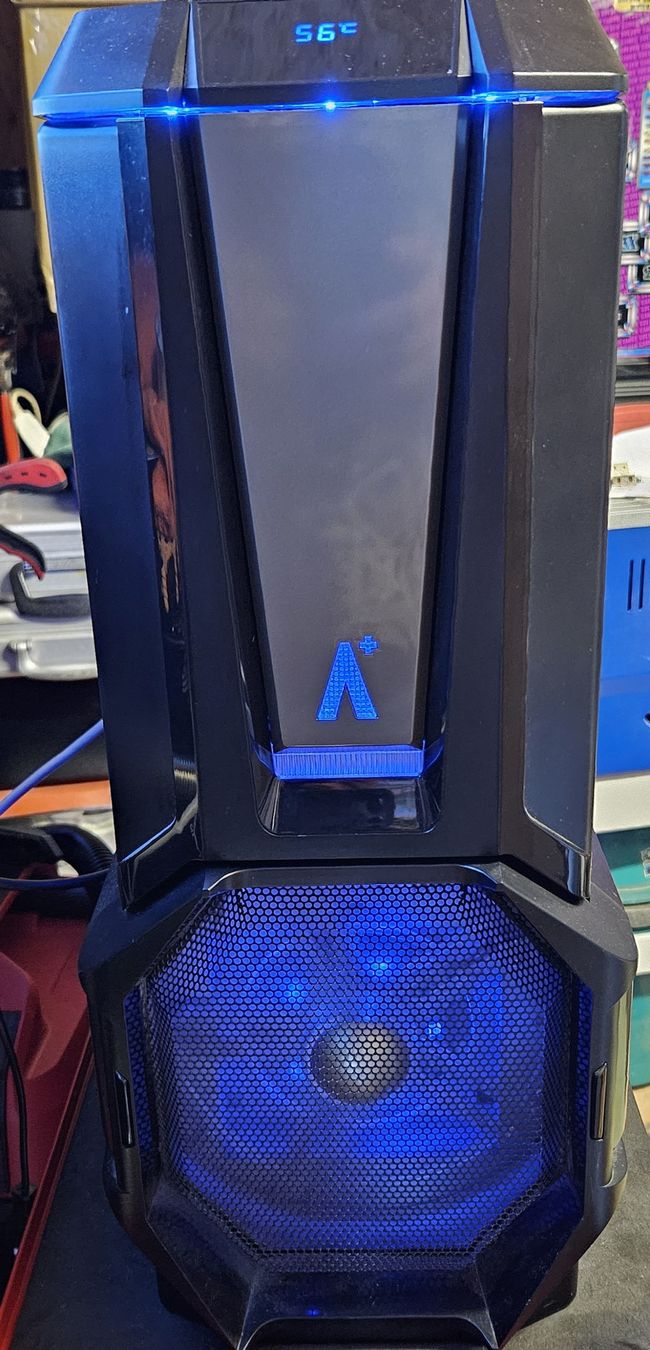 PC: Gamer PC mit grossem Tv – Usato da Thun venduto da Engel114 3