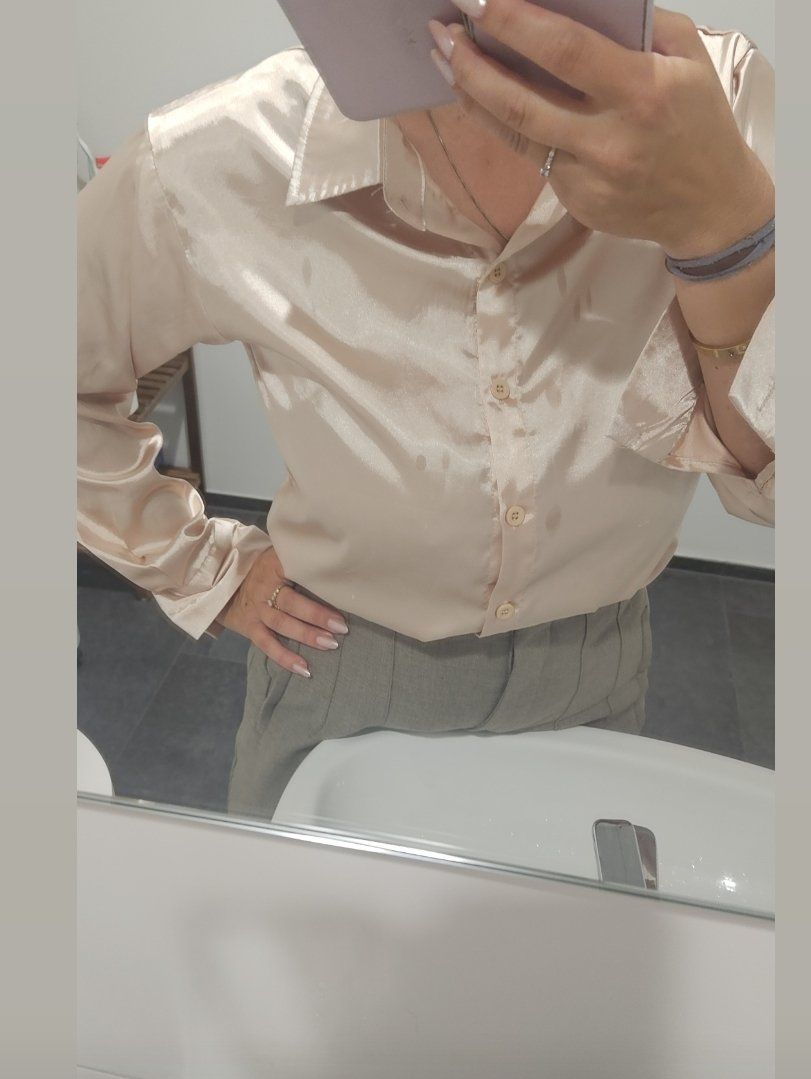 Blusen: Beige Bluse im Seidenlook – Gebraucht aus Suhr von jes_rtc9