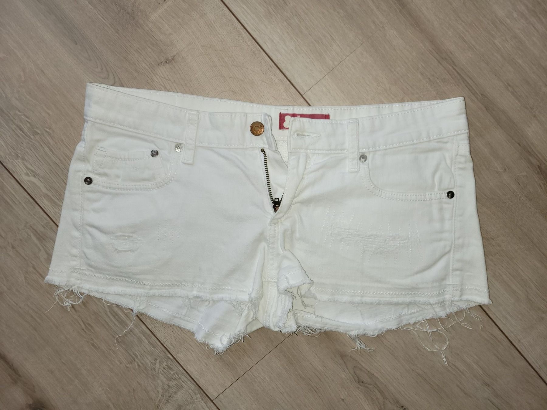 Pantaloni: Short – Usato da Les Verrières venduto da cjo_pd78