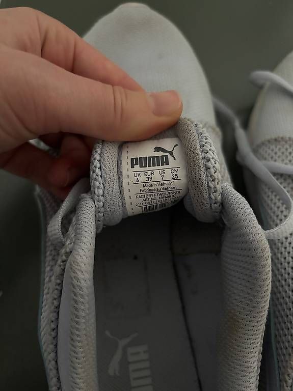 Scarpe da uomo: Puma Schuhe Grösse 39 – Usato da Solothurn venduto da wys_6smq 1