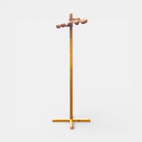 Kleiderständer mit Holzkugeln