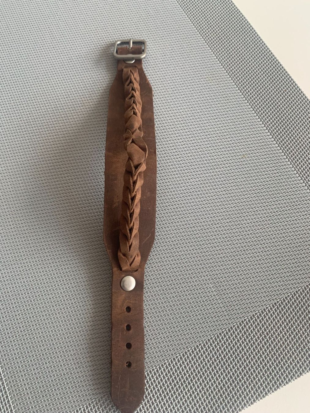 Bracciali & Braccialetti: Bracelets unisexe, un est en cuir – Usato da Puplinge venduto da GenevaEagle 5