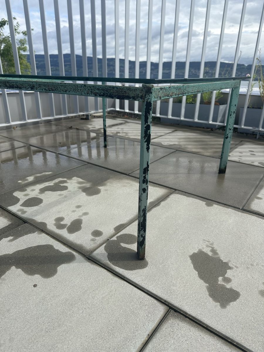 Tavoli: Zeitloser Gartentisch mit Glasplatte – Usato da Wädenswil venduto da limesa 4