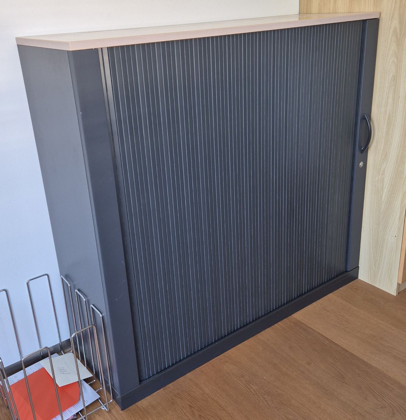 Regale: Büro-Ablage / Sideboard – Gebraucht aus Pratteln von petercairoli 1
