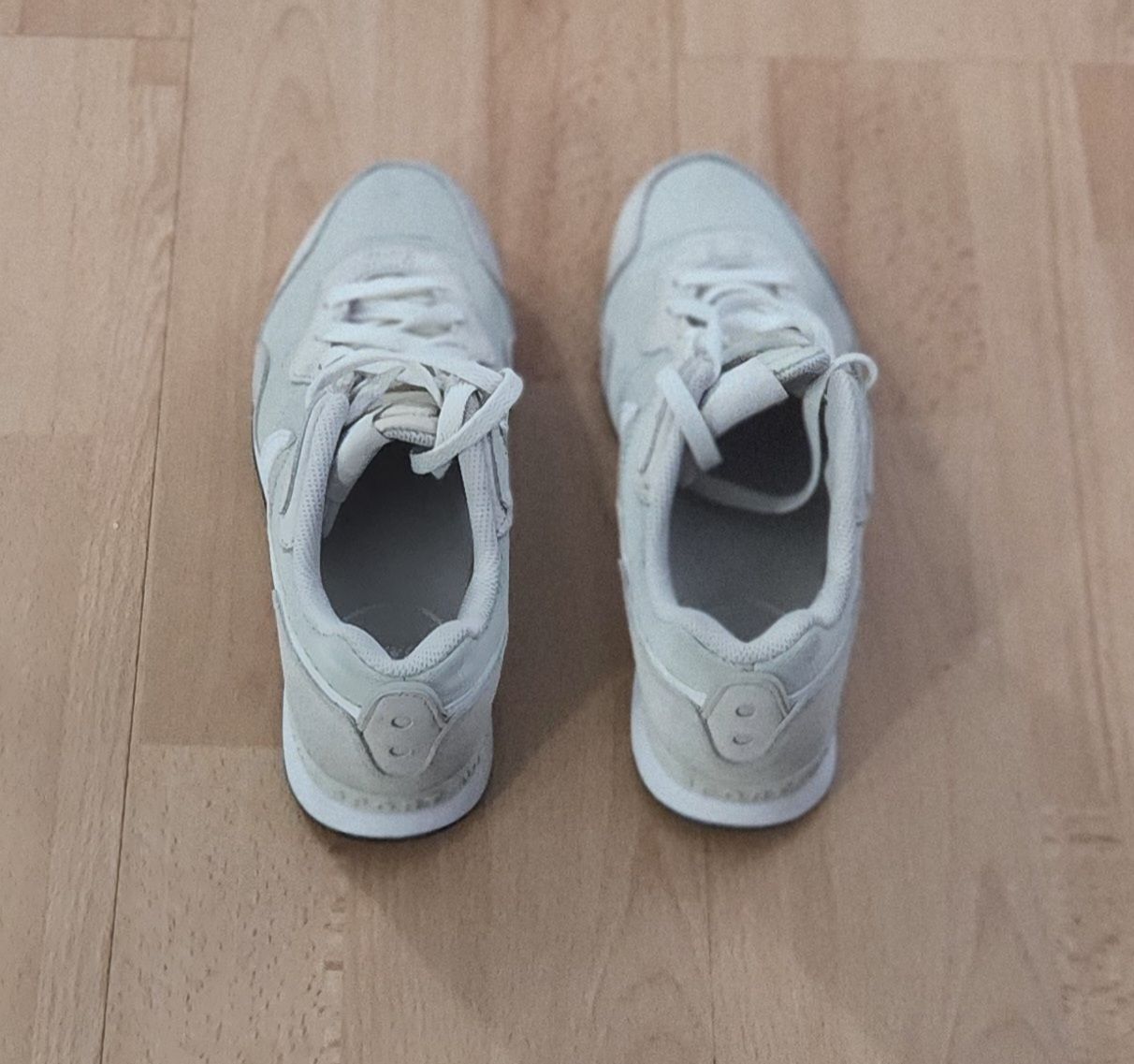 Nike Herrenschuhe: Baskets Nike Venture Runner beige taille 39  – Gebraucht aus Niedergösgen von Eva2410 1