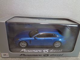 Minichamps 1:43 Porsche Panamera 4S