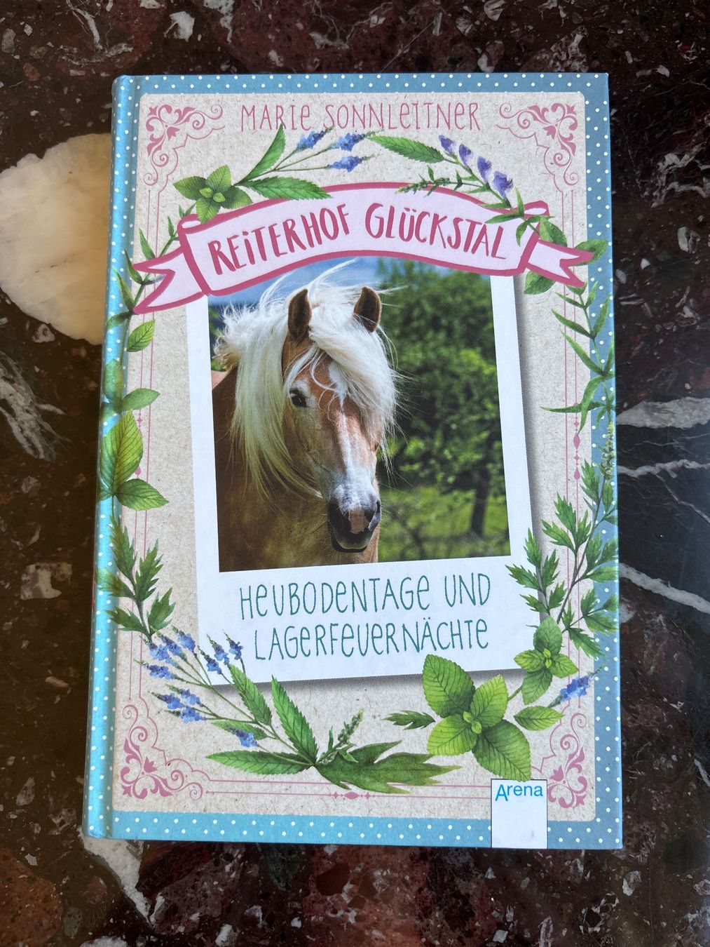 Libri: Reiterhof Glückstal - Heubodentage und Lagerfeuernächte – Usato da Genève venduto da Livsonman