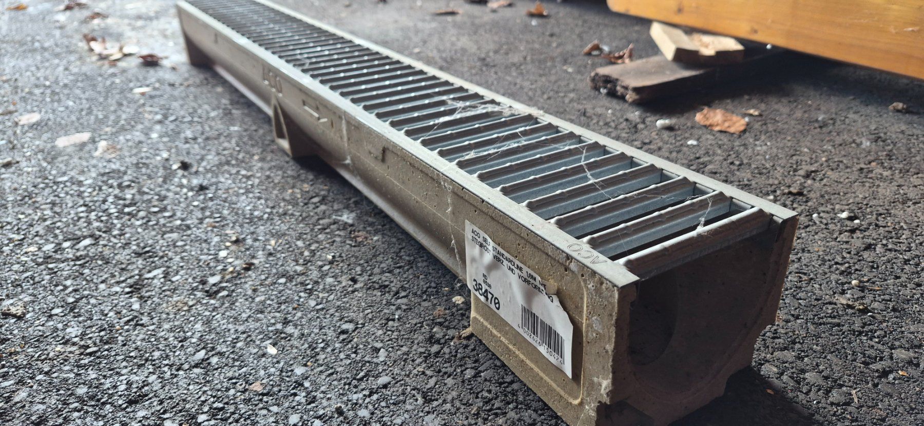 Autres matériaux de construction: Caniveau ACO en polymère avec grille 1000 – D'occasion à Champagne par Lamar0 3