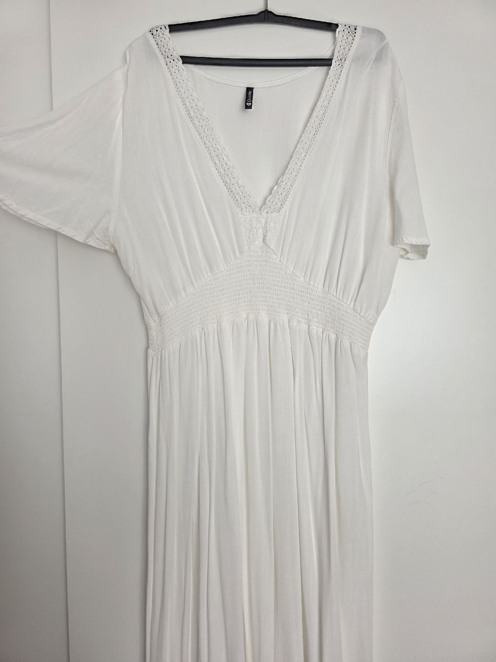 Robes: Weisses Kleid – Neuf (Voir description) à Trimbach par asa_7tds
