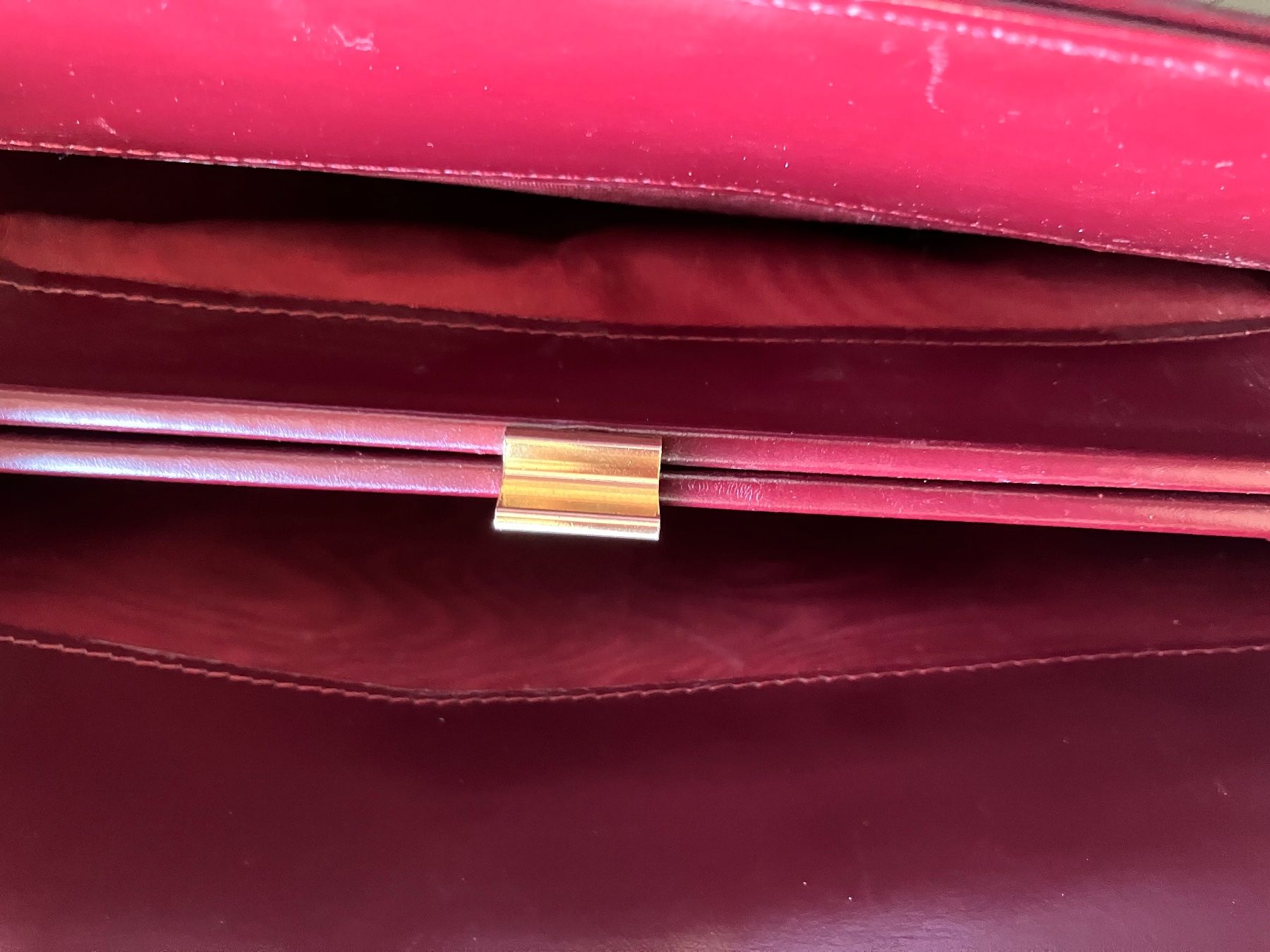 Borse da donna: Sac à main bordeaux vintage chic – Usato da Peseux venduto da Cresus27 3