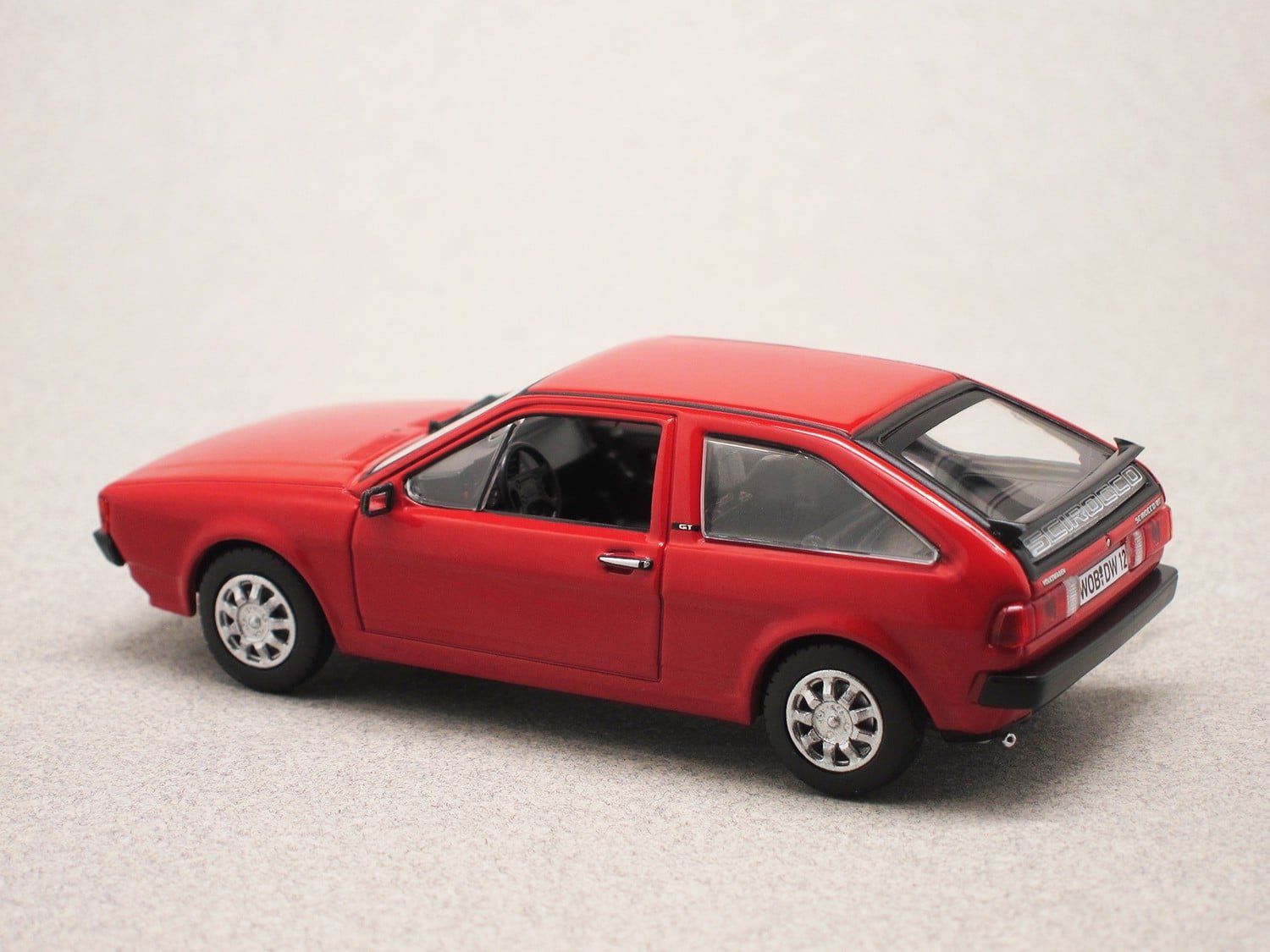Volkswagen Modellini d'auto: VW Scirocco II Phase I 1981-1982 rot / schwarz      1:43 – Nuovo e nell'imballaggio originale da Gerlafingen venduto da espero88 3