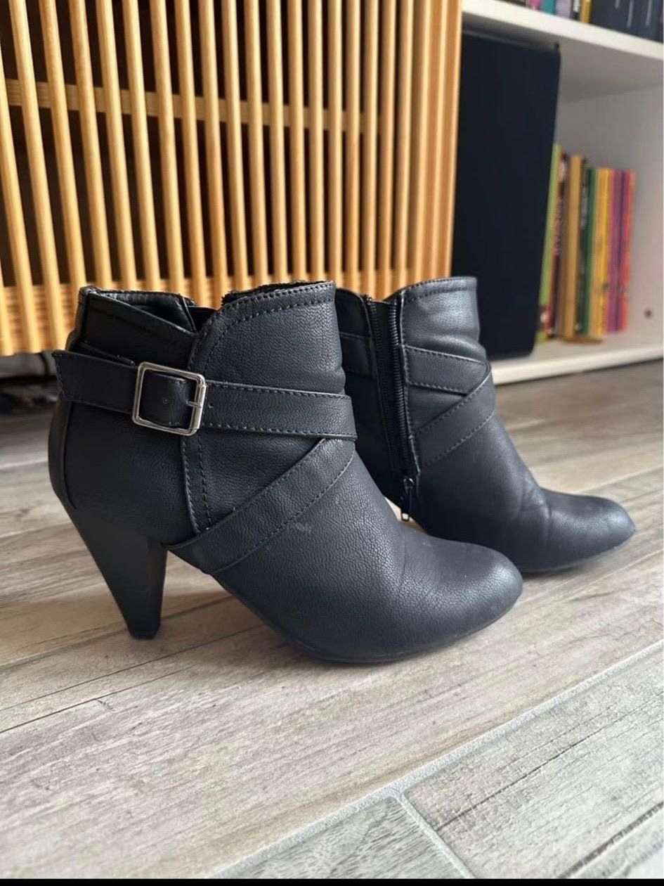 Scarpe da donna: Lot de 5 paires à talon - taille 38 – Usato da Ependes VD venduto da Aless1400 1