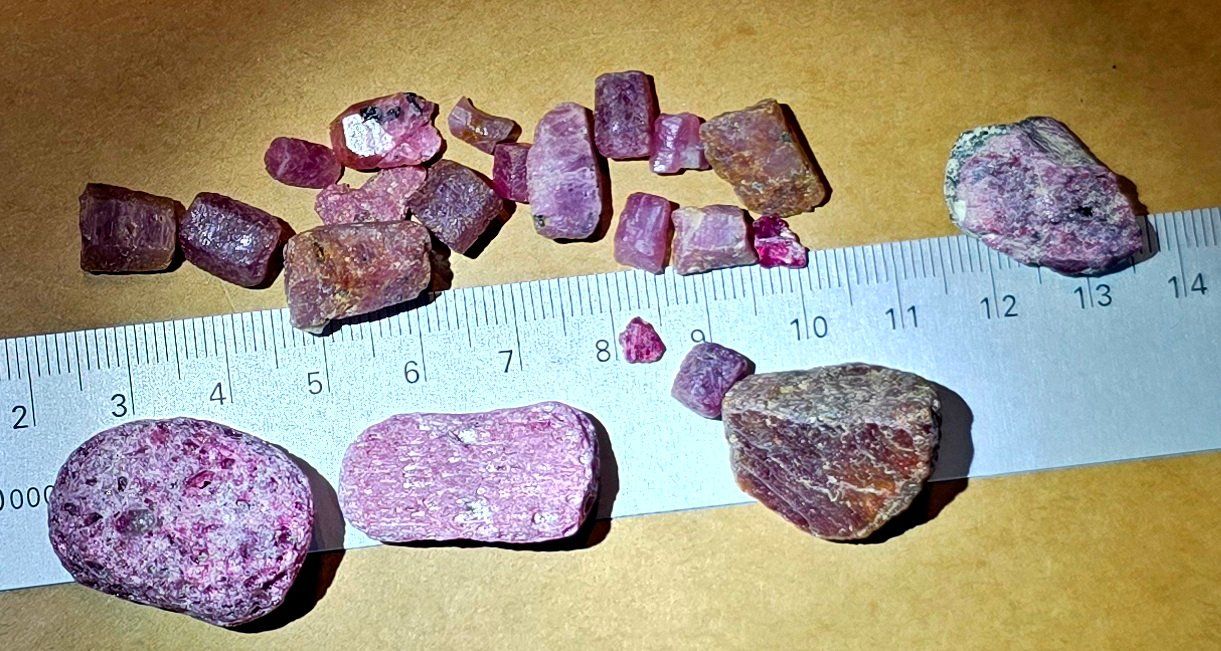 Pietre preziose: 244,5 ct Rubis bruts 22 pcs – Usato da Carouge GE venduto da Crystal_Energy 2