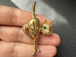 ✨Vintage Goldfarbene Katzen Brosche mit grünen Augen