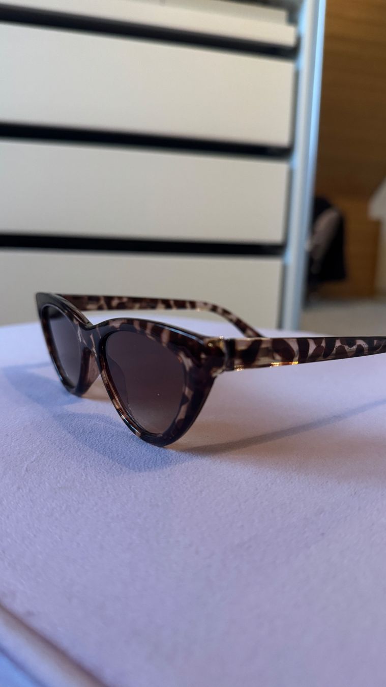 Occhiali & Lenti: Sonnenbrille Damen Cateye – Usato da Kriessern venduto da loolah 2