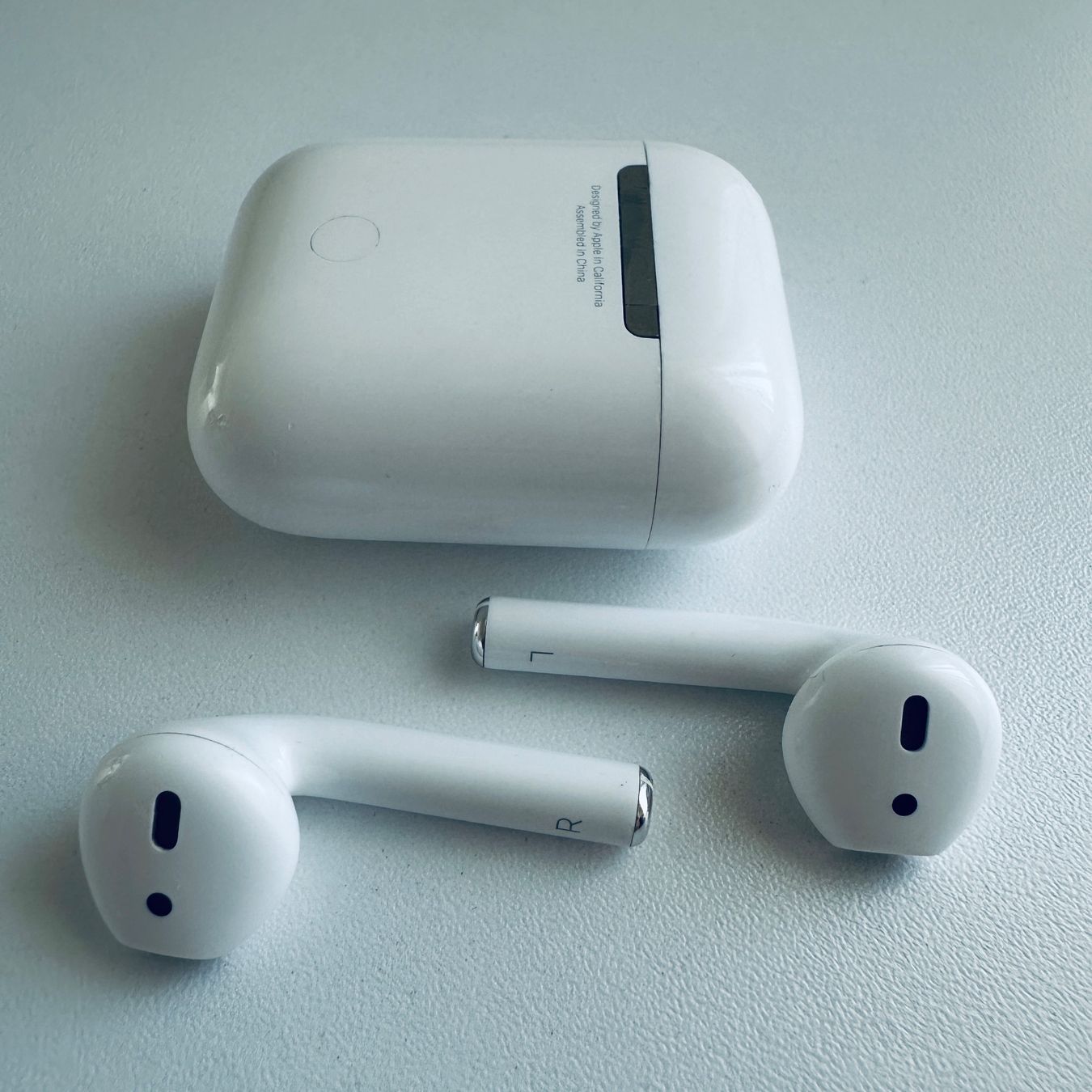 Apple Cuffie: Original Apple AirPods 2 Kopfhörer Wireless Lightning Kabel – Usato da Basel venduto da MY.AIRPODS.SHOP 5