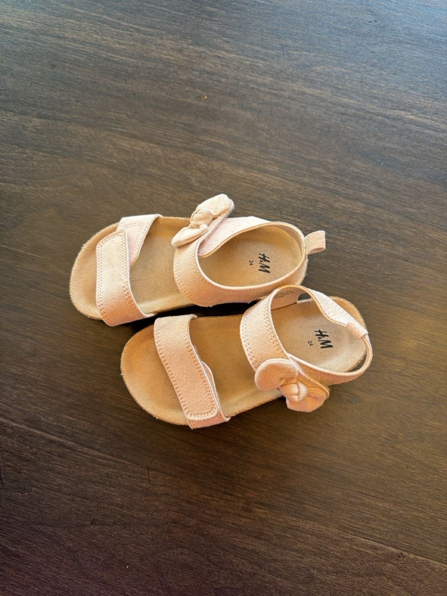 H&M Scarpe per ragazze: Sandalen rosa H&M Gr. 24 – Nuovo (secondo la descrizione) da Oftringen venduto da LikeiT 1
