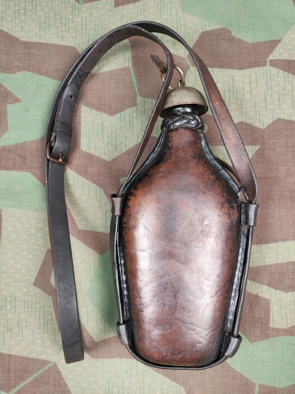 Schweizer Armee Uniformi: Feldflasche Ord. 1881 mit Trageriemen – Usato da Bauma venduto da SwissMilitaria 1