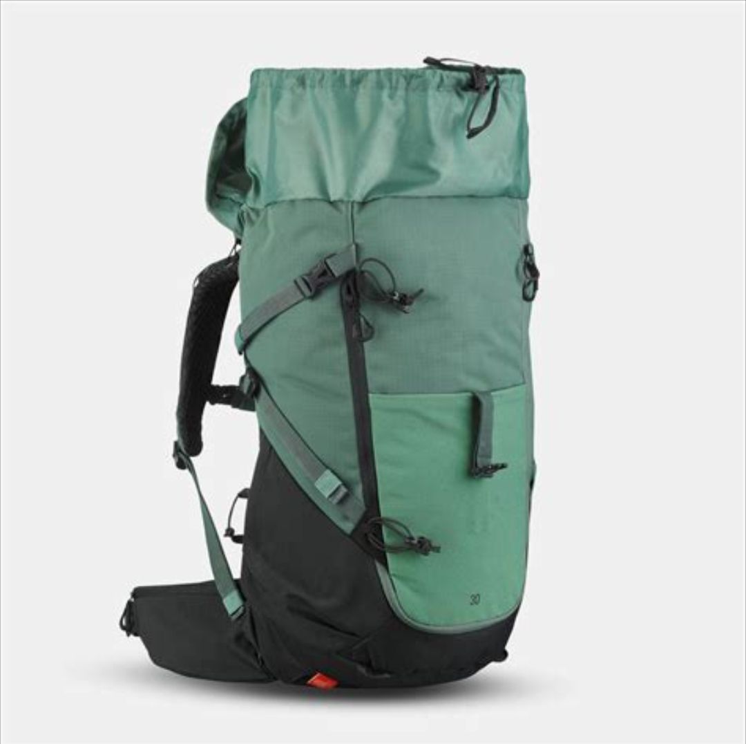 Decathlon Zaini: Sac à dos de randonnée 30L – Nuovo (secondo la descrizione) da Fribourg venduto da MathiiR 2