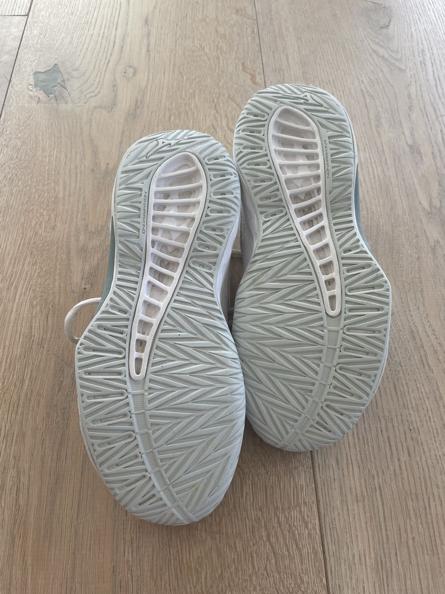 Schuhe für Mädchen: Kinder Hallenturnschuh Gr. 35 – Gebraucht aus Hohenrain von Oters 2