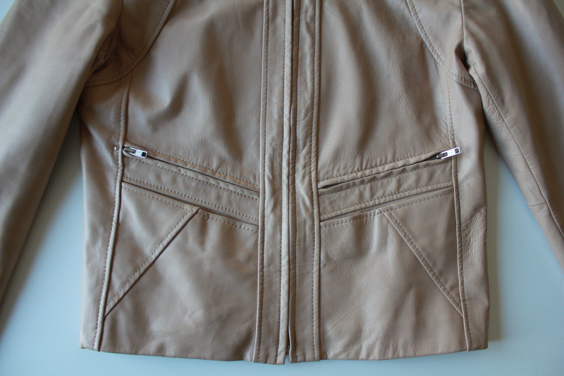 Giacche: Veste en cuir véritable KARA beige  NP. 280 CHF – Usato da Peseux venduto da Gilloss 2