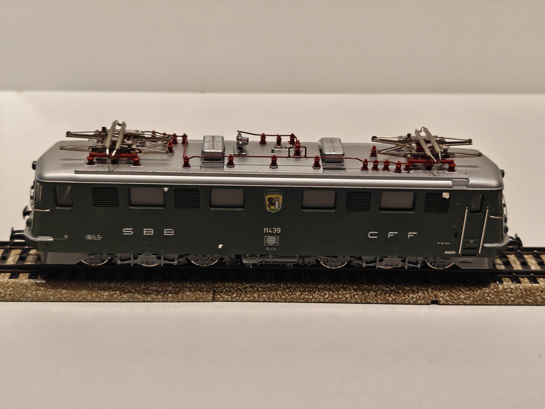Märklin Modelleisenbahnen: Märklin Ae 6/6 – Gebraucht aus Braunau von Homersimpson 4