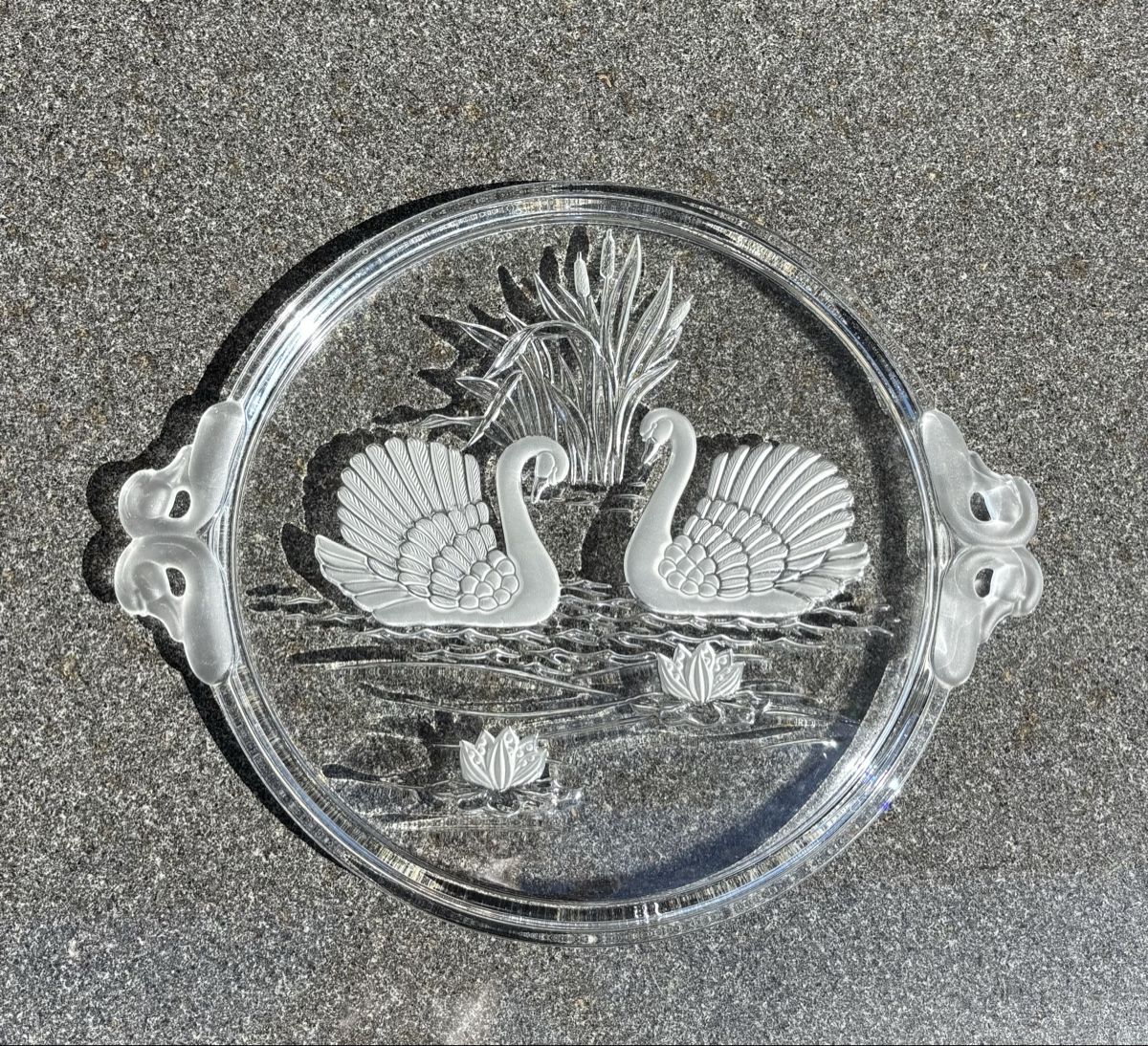 Servierplatten: Servierteller Glas mit Schwan – Gebraucht aus Gunzwil von mel_gd8m