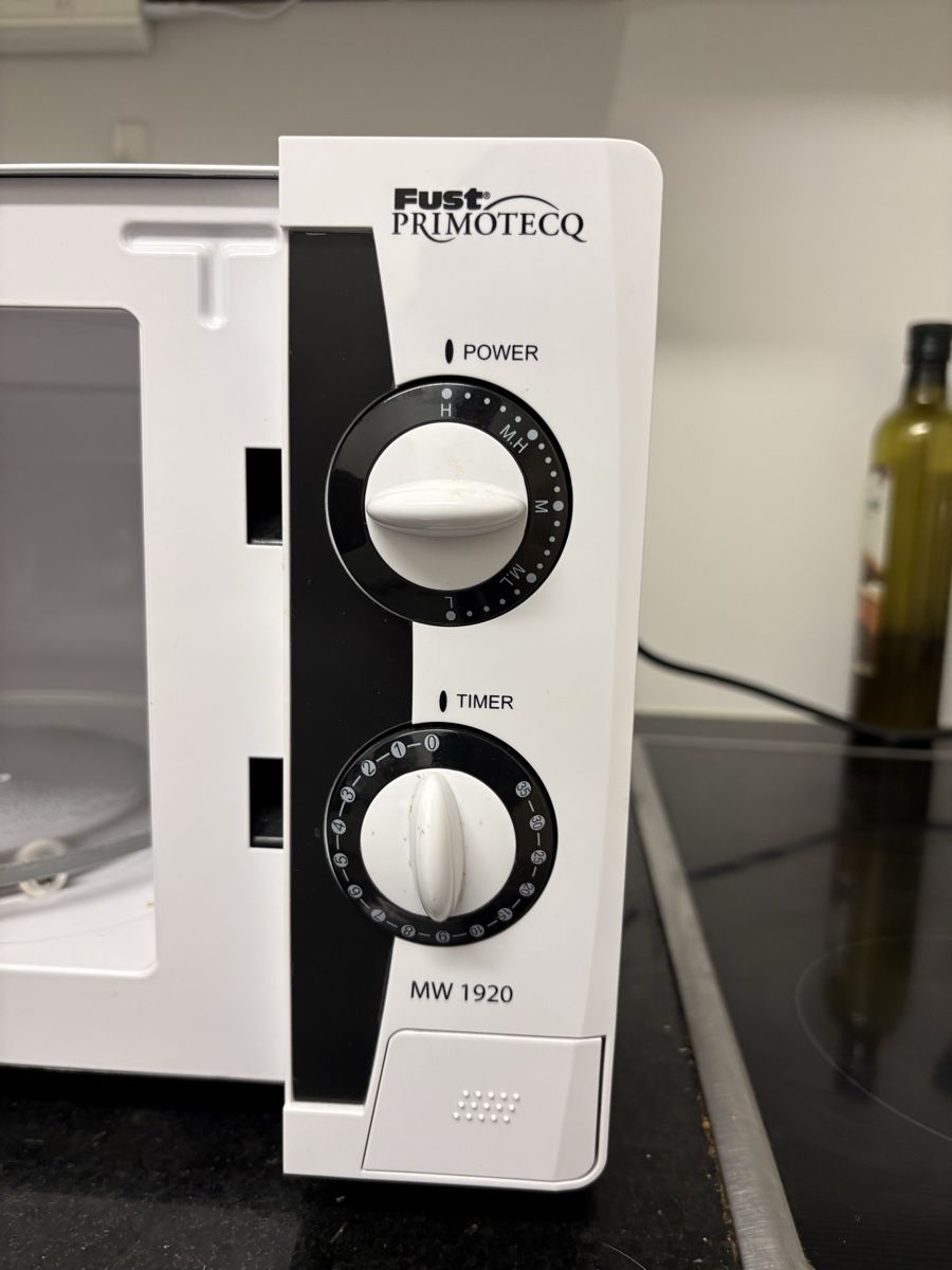 Fust Elettrodomestici da cucina: Mikrowelle – Usato da Zürich venduto da Ptomas15 1