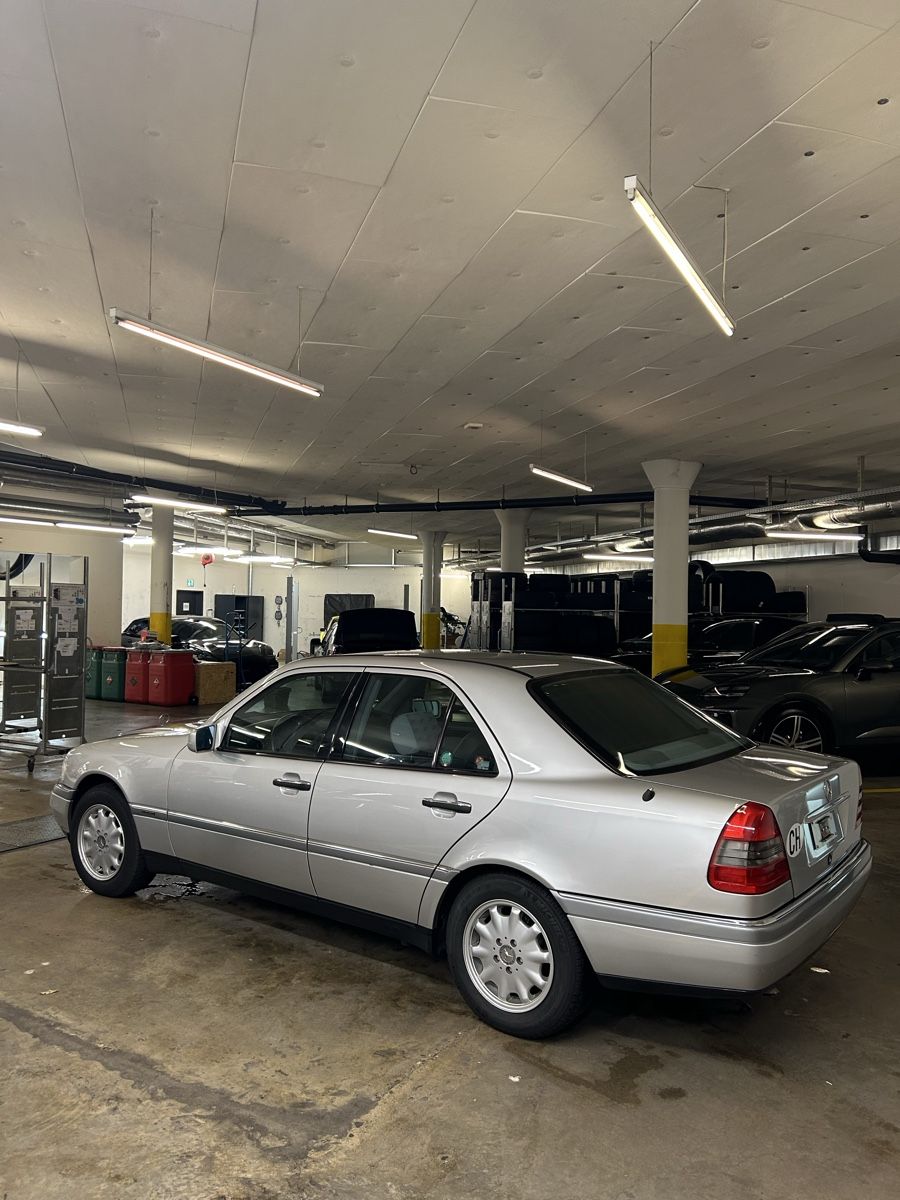 Mercedes-Benz Automobili: Mercedes-Benz C200 – Usato da Kloten venduto da NicosK01 1