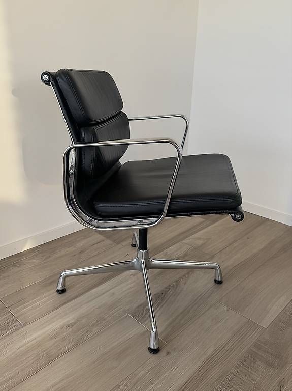 Vitra Poltrone: Chaise conférence Vitra EA 208 – Usato da Genève venduto da Dddlv 1
