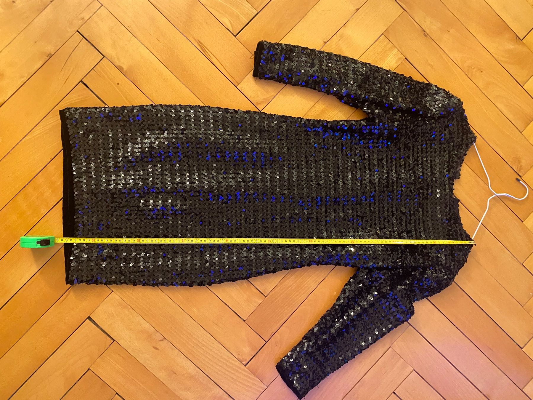Vestiti: Robe de cocktail paillettes noir 36 – Usato da Küssnacht am Rigi venduto da CALIFRASQUI 9