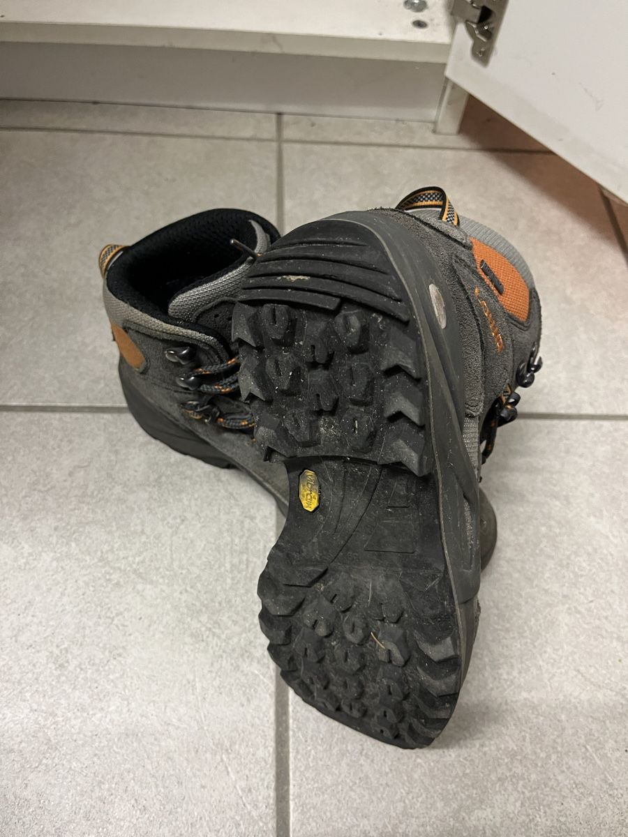 Herrenschuhe: LOWA Goretex Wanderschuh Grösse 39 – Gebraucht aus Reichenburg von Braz13 1