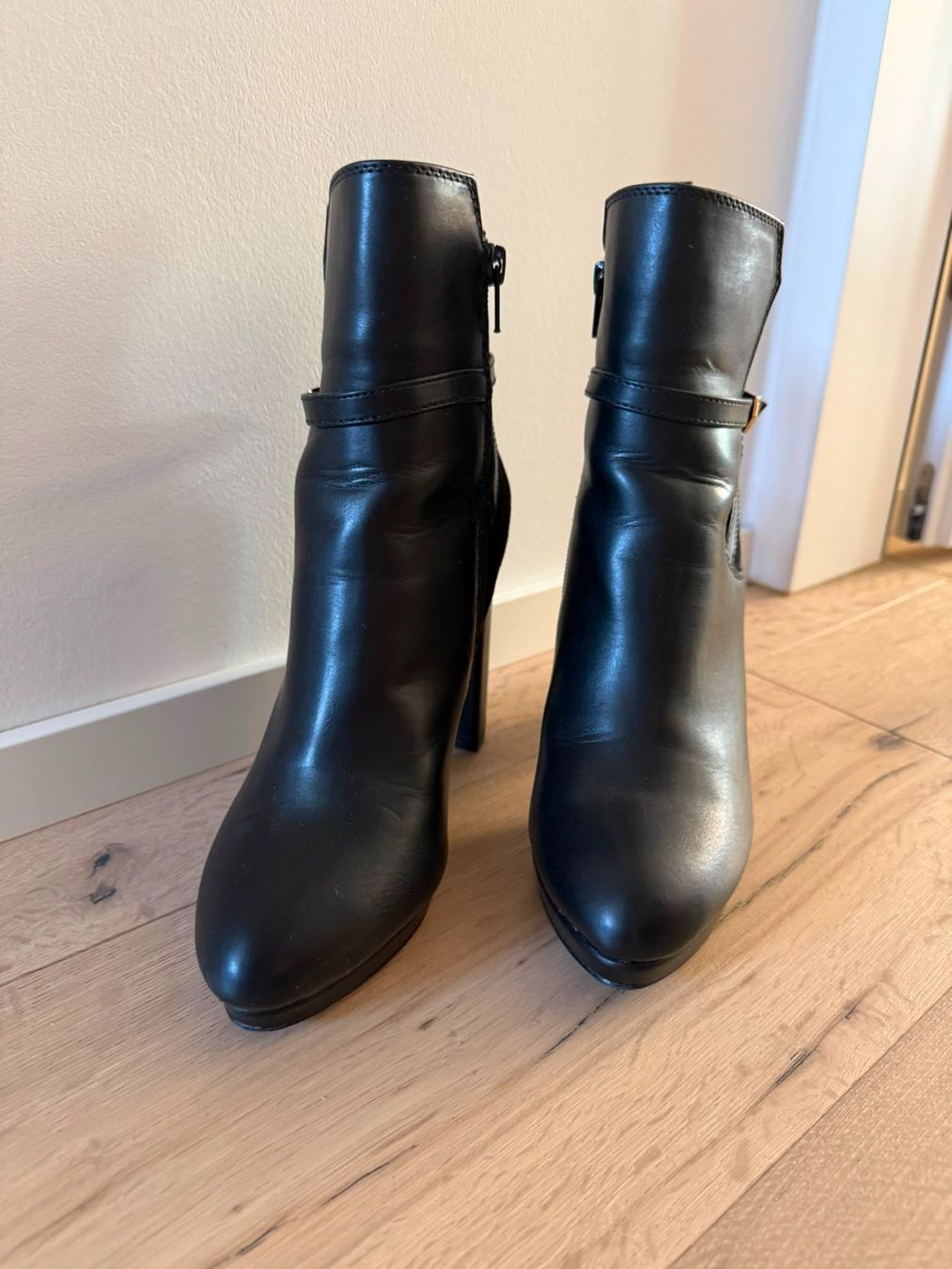 Buffalo Scarpe da donna: Buffalo Stiefeletten Gr. 38 – Nuovo (secondo la descrizione) da Fällanden venduto da ala_k7vk 4
