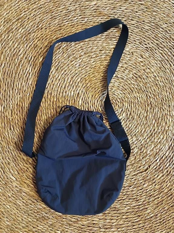 Uniqlo Borse: Drawstring Tasche von Uniqlo – Usato da Zürich venduto da Melianea 1