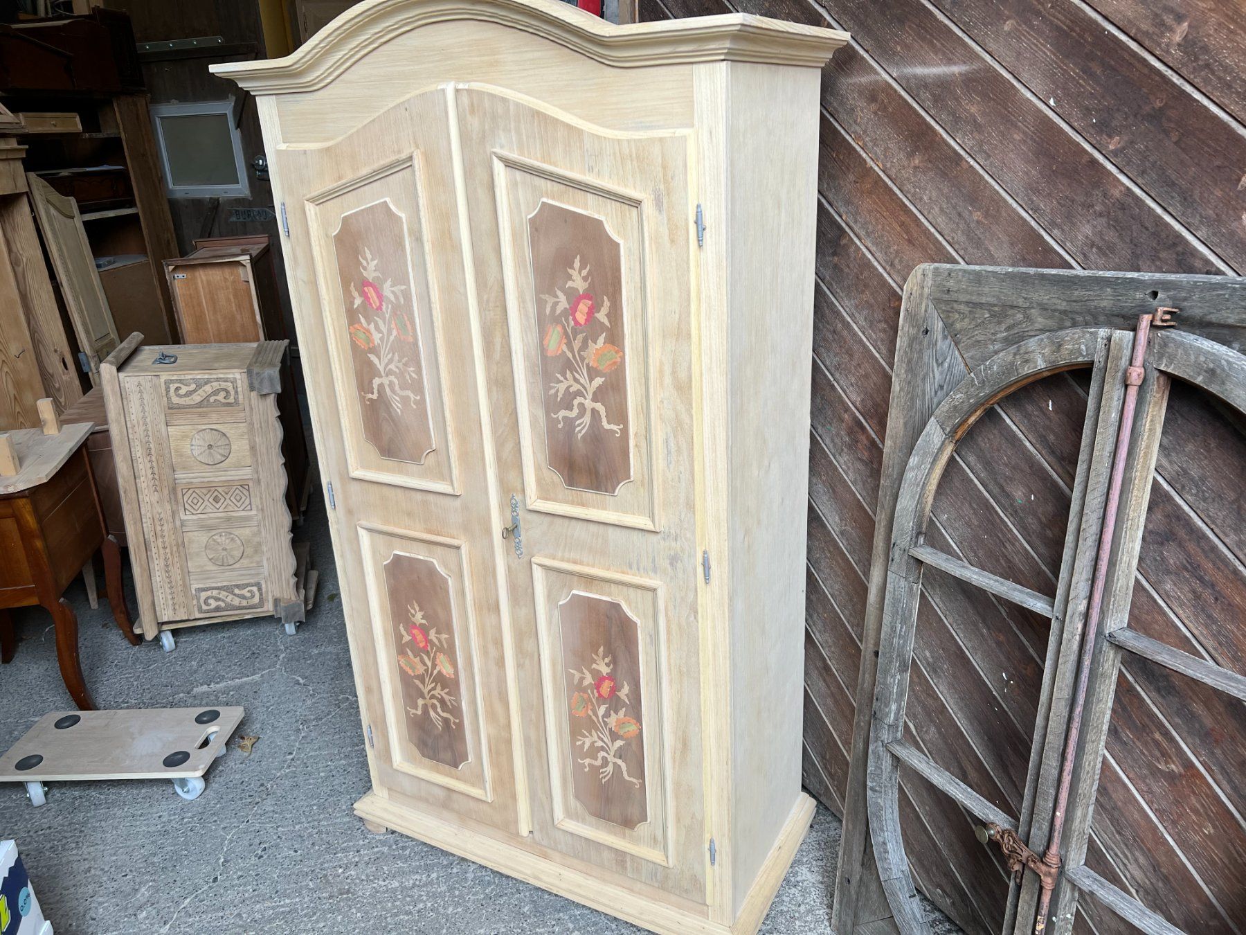 ART 1144-L Armoire marquetée sablé (D'occasion) à Pont-La-Ville pour ...
