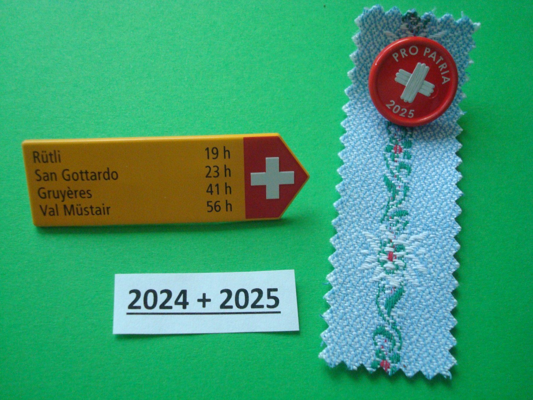 Placchette & Badge: Abzeichen 1. August 2024+2025 – Nuovo (secondo la descrizione) da Riehen venduto da Baerewaegli