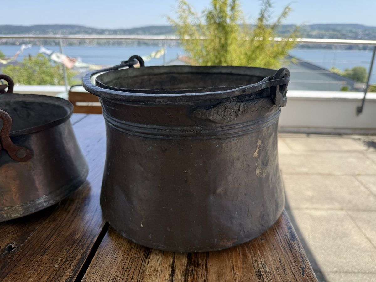 Pentole: 4 Antike Kupferkessel / 2 Messingtöpfe – Usato da Thalwil venduto da gansjeanjacques 1