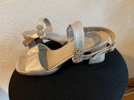 Exklusive silbrige Schuhe, made in Switzerland Gr. 35